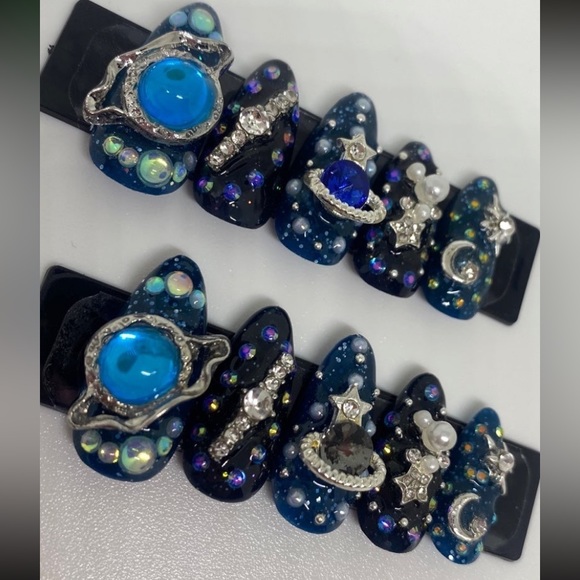 Planet ATLien Blues Handmade Press On Nail Set - Picture 14 of 16